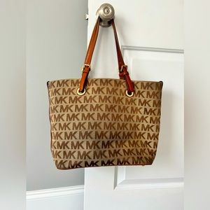 PRE LOVED GENTLY USED MICHAEL KORS BEIGE HANDBAG WITH LOGOS